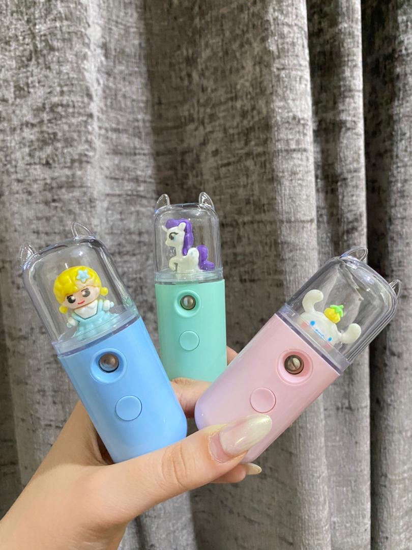 بخورسرد عروسکی بخور سرد عروسکی صورت بخور سرد جیبی عروسکی بخور سرد فانتزی بخور شارژی بخور مخصوص پاکسازی و آبرسانی باکیفیت مناسب محل کار منزل و مسافرت همه کاره قیمت اقتصادی