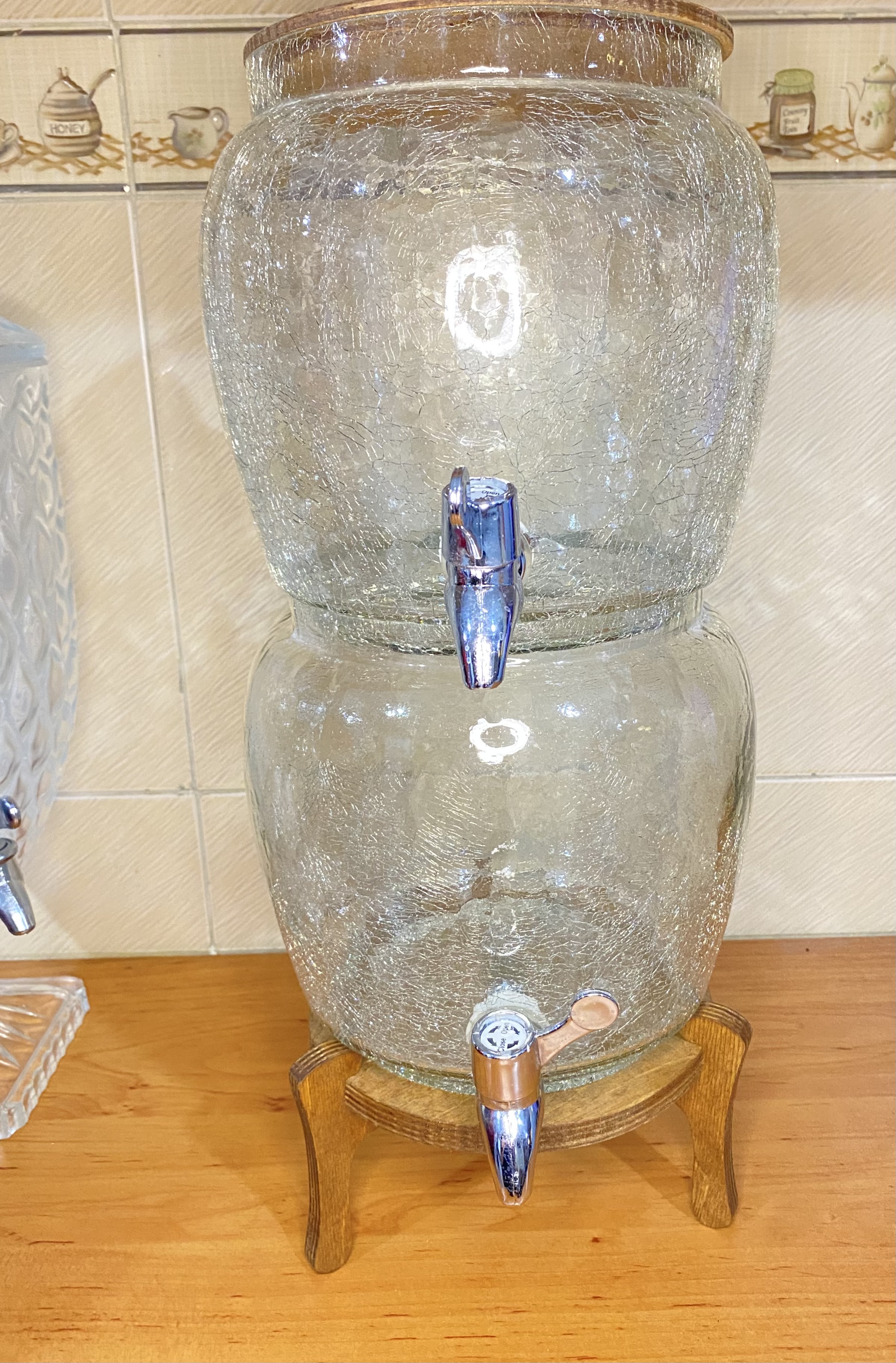 کلمن شیشه ای چوبی دو طبقه آبگز | ۸ لیتری | در دو حالت تک طبقه و دو طبقه | مناسب مهمانی ها دورهمی ها جشن تولد ها جشن های عقد و عروسی پذیرایی آسان از مهمان